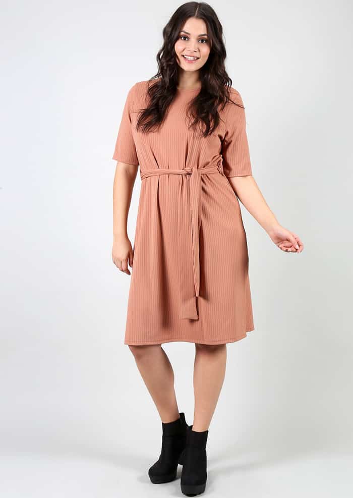 look plus size vestido cinto